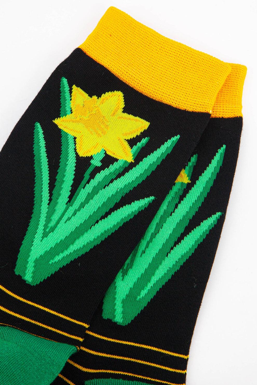 Men's Welsh Daffodil Print Bamboo Socks Detail View