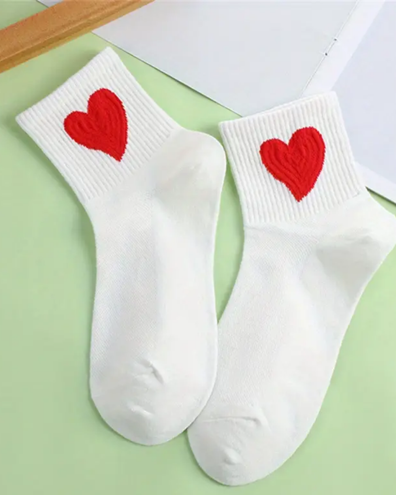 Women's Hearts Embroidery Cotton Blend Socks 5 Pairs Set