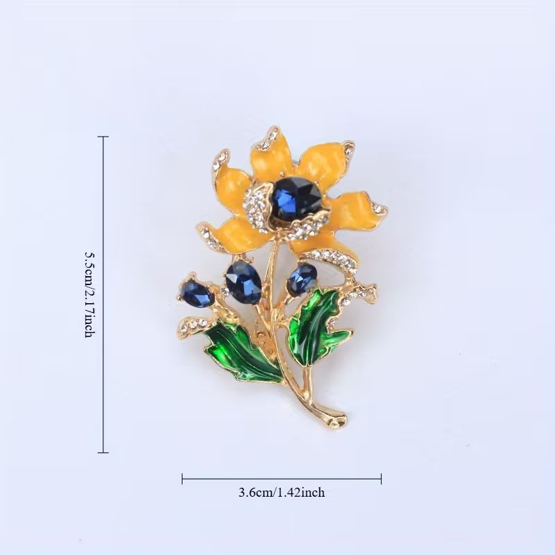 Size chart for floral brooch showing 5.5cm height and 3.6cm width.