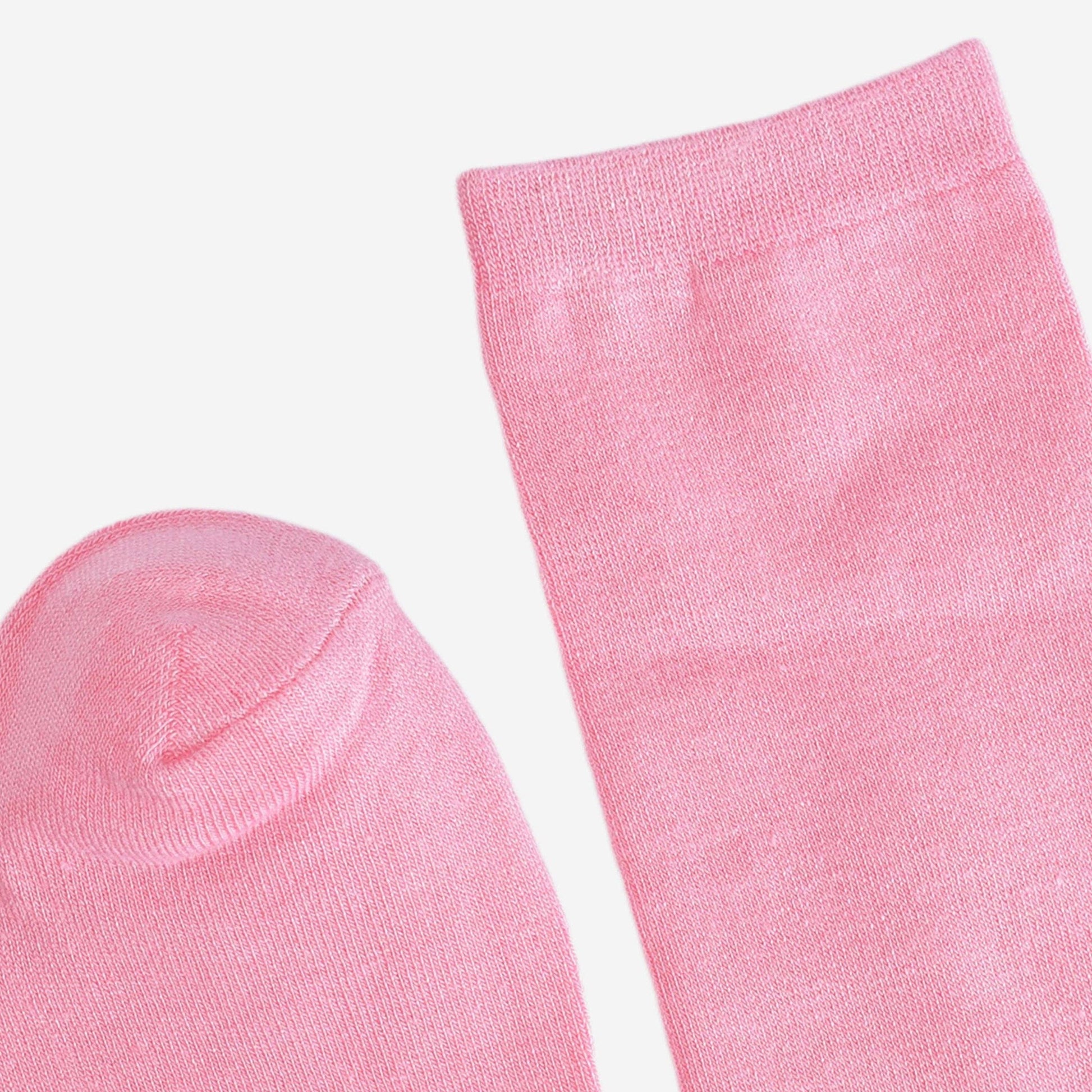Women’s light pink bamboo ankle socks cuff and toe detail displayed flat on a white background.